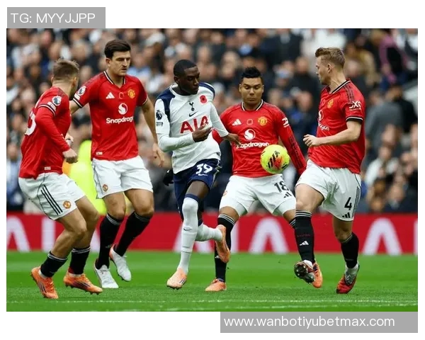 电讯报：科洛穆阿尼佩戴定制面具训练能否出战阿森纳仍未确定