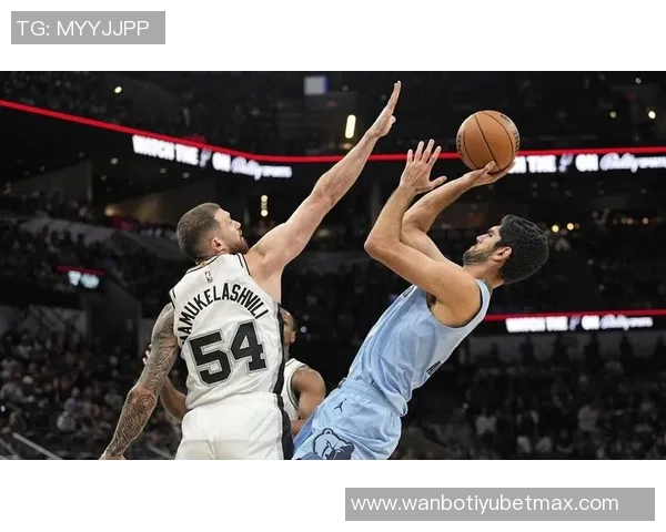 灰熊篮板优势明显却频频失手惨遭马刺逆转失利 灰熊篮板优势明显却频频失手惨遭马刺逆转失利