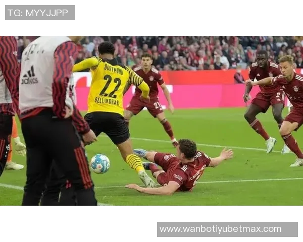 多特球员与教练对漏判点球提出质疑主裁回应拉扯轻微且无效