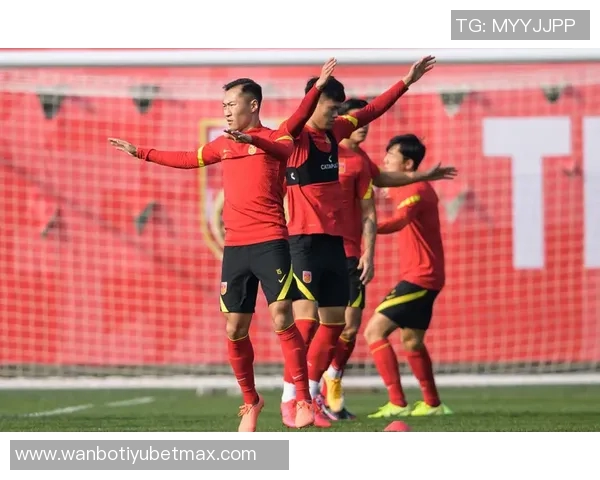 意甲最佳阵容揭晓博尼领衔国米三将入选迈尼昂表现出色