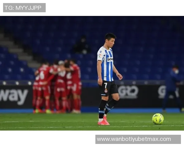 文班称相信卡斯尔处理球能力6次失误并不影响球队信心