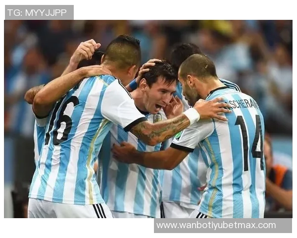 梅西祝贺阿根廷晋级世青赛四强并赞扬西尔维蒂精彩进球